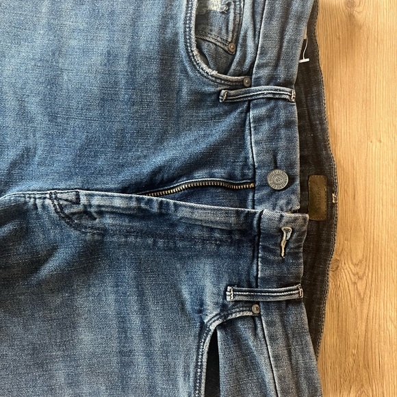 Mother jeans size 28. High waisted looker ankle fray style. Worn once. - Picture 9 of 10